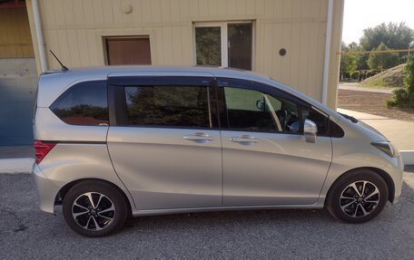 Honda Freed I, 2011 год, 1 450 000 рублей, 18 фотография