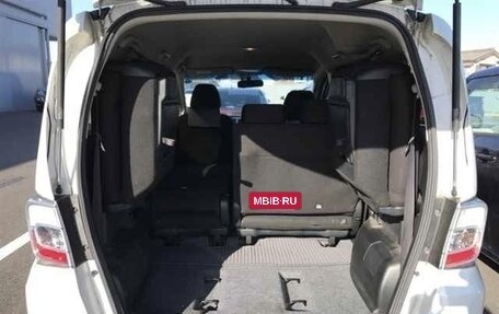 Honda Freed I, 2011 год, 1 450 000 рублей, 20 фотография