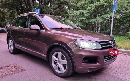 Volkswagen Touareg III, 2011 год, 2 300 000 рублей, 3 фотография