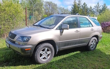 Lexus RX IV рестайлинг, 2000 год, 950 000 рублей, 2 фотография
