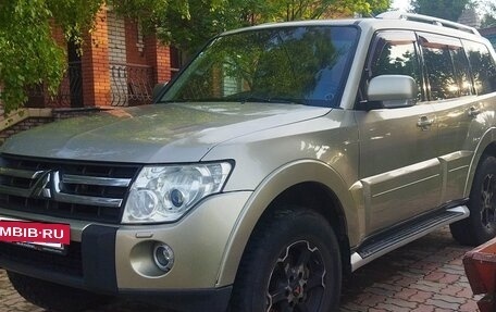 Mitsubishi Pajero IV, 2007 год, 1 630 000 рублей, 2 фотография