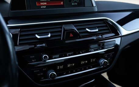 BMW 5 серия, 2018 год, 2 815 000 рублей, 14 фотография