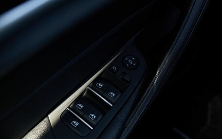BMW 5 серия, 2018 год, 2 815 000 рублей, 16 фотография
