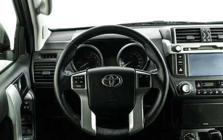 Toyota Land Cruiser Prado 150 рестайлинг 2, 2014 год, 3 190 700 рублей, 17 фотография