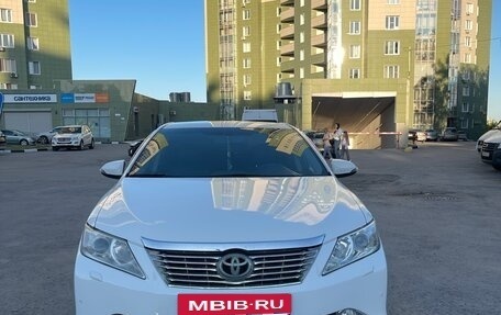 Toyota Camry, 2014 год, 1 990 000 рублей, 7 фотография