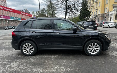 Volkswagen Tiguan II, 2017 год, 2 250 000 рублей, 2 фотография