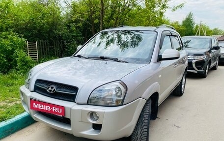 Hyundai Tucson III, 2004 год, 740 000 рублей, 2 фотография