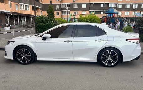 Toyota Camry, 2019 год, 2 350 000 рублей, 3 фотография