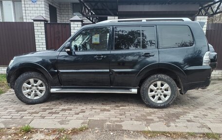 Mitsubishi Pajero IV, 2011 год, 1 550 000 рублей, 2 фотография