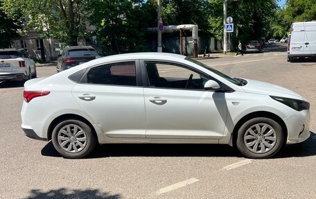 Hyundai Solaris II рестайлинг, 2020 год, 1 230 000 рублей, 2 фотография