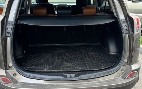 Toyota RAV4, 2017 год, 2 300 000 рублей, 9 фотография