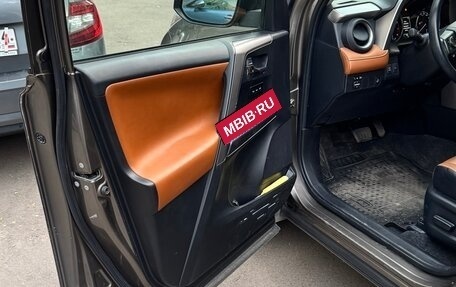 Toyota RAV4, 2017 год, 2 300 000 рублей, 6 фотография