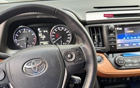 Toyota RAV4, 2017 год, 2 300 000 рублей, 4 фотография