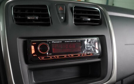 Renault Sandero II рестайлинг, 2019 год, 999 000 рублей, 15 фотография