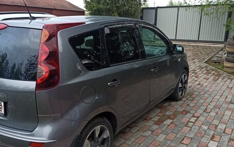 Nissan Note II рестайлинг, 2013 год, 900 000 рублей, 16 фотография