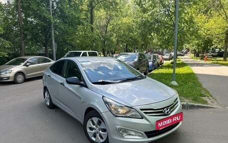 Hyundai Solaris II рестайлинг, 2015 год, 925 000 рублей, 2 фотография