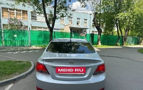 Hyundai Solaris II рестайлинг, 2015 год, 925 000 рублей, 5 фотография