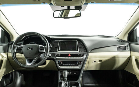 Hyundai Sonata VII, 2017 год, 2 080 000 рублей, 13 фотография