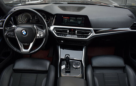 BMW 3 серия, 2020 год, 3 650 000 рублей, 10 фотография