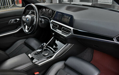 BMW 3 серия, 2020 год, 3 650 000 рублей, 12 фотография