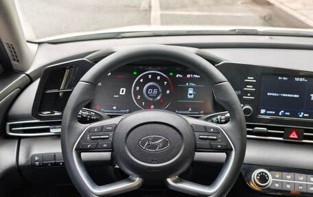 Hyundai Elantra, 2022 год, 1 250 000 рублей, 6 фотография
