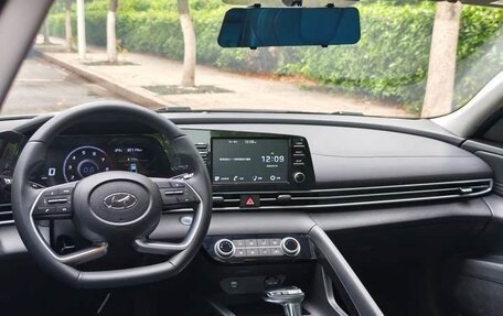 Hyundai Elantra, 2022 год, 1 250 000 рублей, 9 фотография