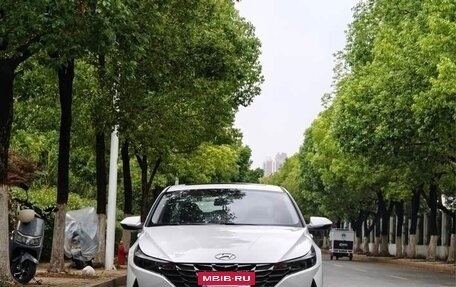 Hyundai Elantra, 2022 год, 1 250 000 рублей, 2 фотография