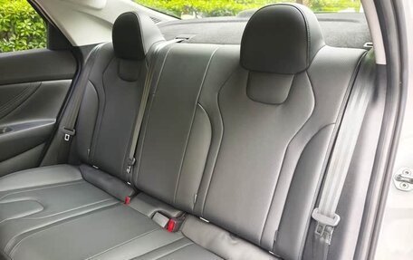 Hyundai Elantra, 2022 год, 1 250 000 рублей, 17 фотография