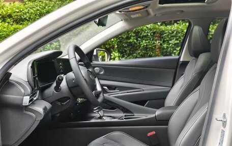 Hyundai Elantra, 2022 год, 1 250 000 рублей, 12 фотография