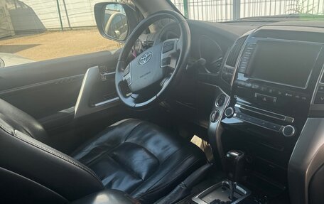 Toyota Land Cruiser 200, 2013 год, 4 000 000 рублей, 7 фотография