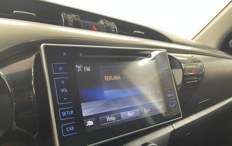 Toyota Hilux VIII, 2017 год, 2 650 000 рублей, 11 фотография