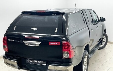 Toyota Hilux VIII, 2017 год, 2 650 000 рублей, 8 фотография