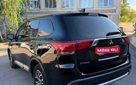 Mitsubishi Outlander III рестайлинг 3, 2018 год, 2 130 000 рублей, 6 фотография