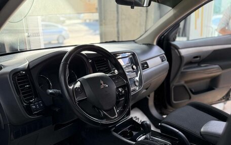 Mitsubishi Outlander III рестайлинг 3, 2018 год, 2 130 000 рублей, 10 фотография