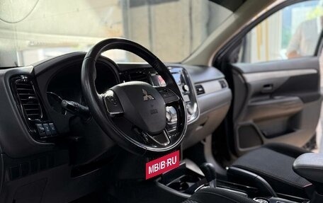 Mitsubishi Outlander III рестайлинг 3, 2018 год, 2 130 000 рублей, 12 фотография