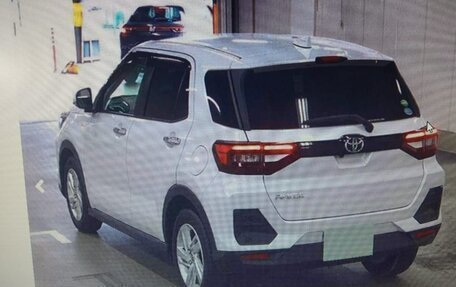 Toyota Raize I, 2021 год, 2 000 000 рублей, 2 фотография