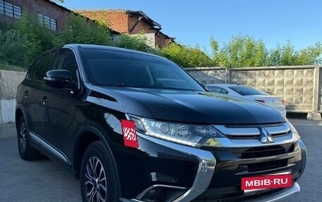 Mitsubishi Outlander III рестайлинг 3, 2018 год, 2 130 000 рублей, 4 фотография