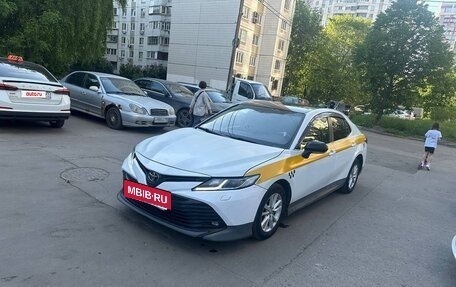 Toyota Camry, 2020 год, 2 150 000 рублей, 3 фотография