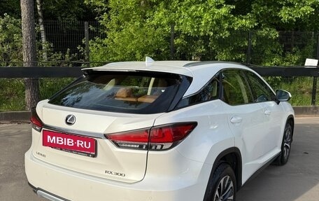 Lexus RX IV рестайлинг, 2019 год, 3 900 000 рублей, 6 фотография