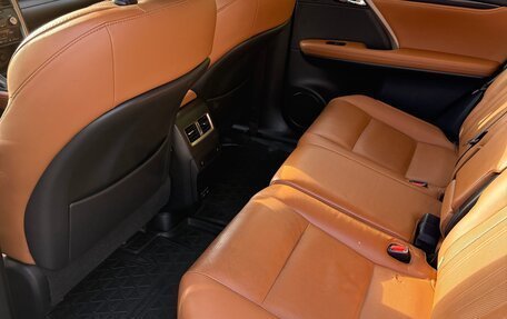 Lexus RX IV рестайлинг, 2019 год, 3 900 000 рублей, 18 фотография