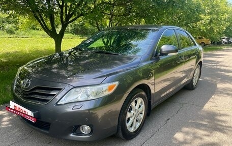 Toyota Camry, 2011 год, 1 515 000 рублей, 2 фотография