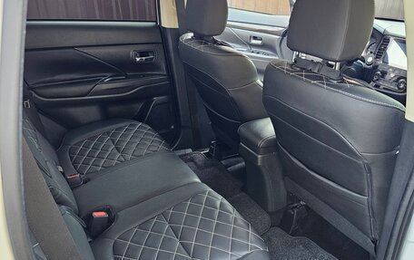 Mitsubishi Outlander III рестайлинг 3, 2022 год, 2 749 000 рублей, 11 фотография