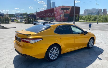 Toyota Camry, 2021 год, 2 440 000 рублей, 7 фотография