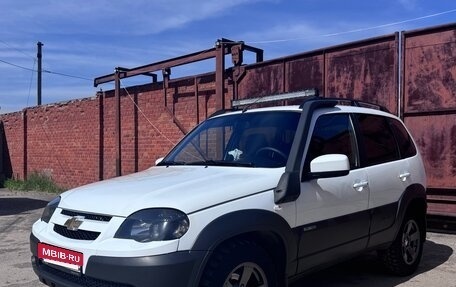 Chevrolet Niva I рестайлинг, 2018 год, 950 000 рублей, 2 фотография
