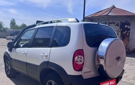 Chevrolet Niva I рестайлинг, 2018 год, 950 000 рублей, 5 фотография