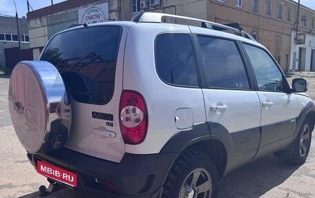 Chevrolet Niva I рестайлинг, 2018 год, 950 000 рублей, 4 фотография