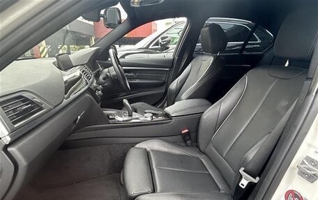 BMW 3 серия, 2019 год, 3 350 000 рублей, 14 фотография
