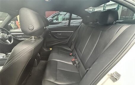 BMW 3 серия, 2019 год, 3 350 000 рублей, 16 фотография