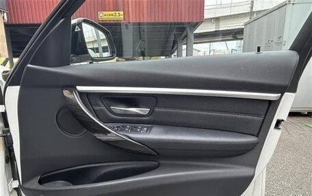BMW 3 серия, 2019 год, 3 350 000 рублей, 22 фотография