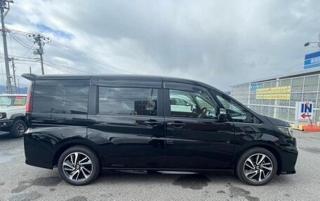 Honda Stepwgn, 2022 год, 1 800 000 рублей, 6 фотография